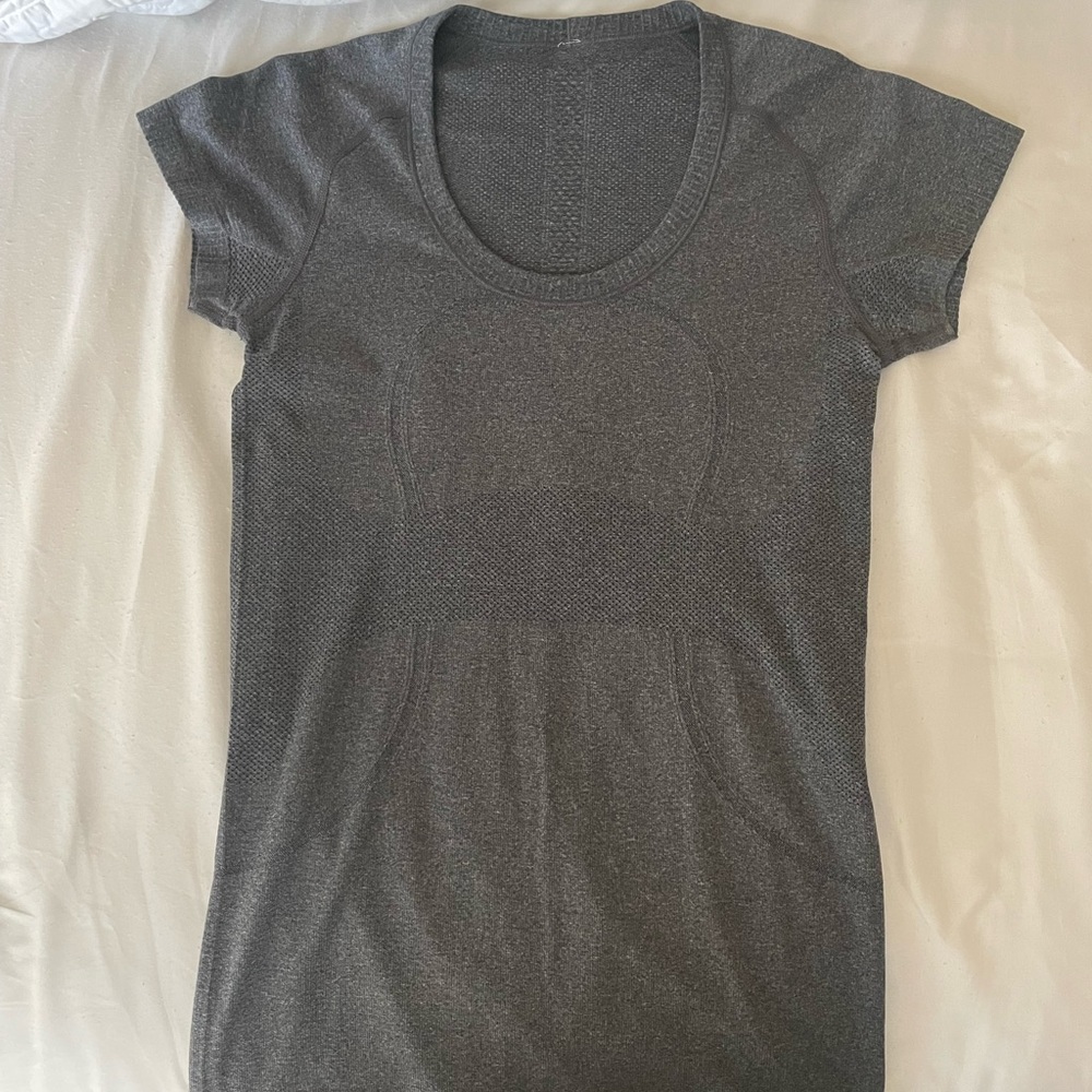 Lululemon swiftly tech short sleeve